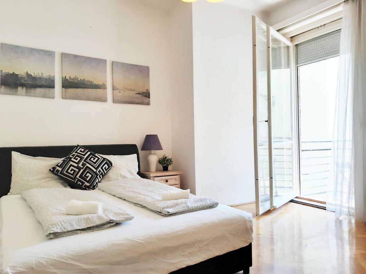 Gold Rose With 3 Apartmán Budapešť