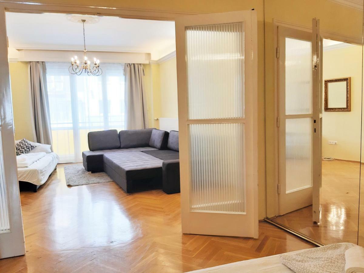 Gold Rose With 3 Appartement